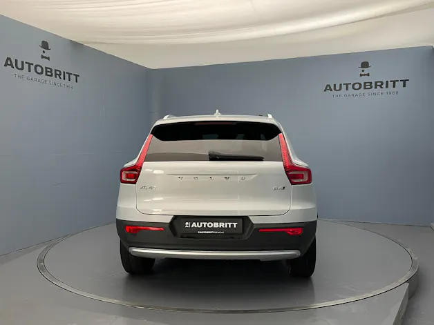 VOLVO XC40 2.0 B4 MH Momentum AWD
