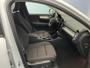 VOLVO XC40 2.0 B4 MH Momentum AWD