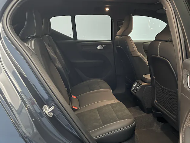 VOLVO XC40 2.0 B4 MH Black Edition