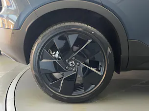 VOLVO XC40 2.0 B4 MH Black Edition