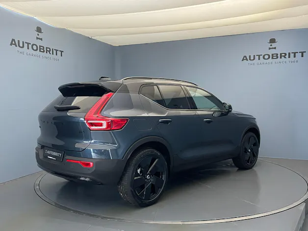 VOLVO XC40 2.0 B4 MH Black Edition