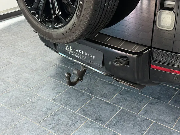 Land Rover Defender 110 4.4 V8 Octa Black