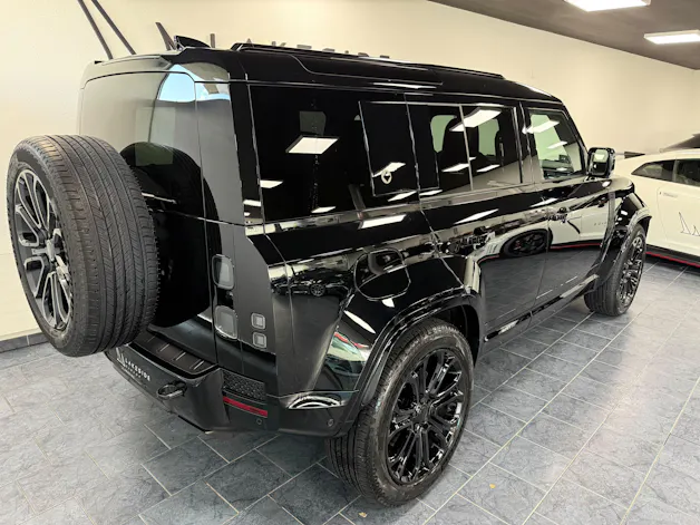 Land Rover Defender 110 4.4 V8 Octa Black