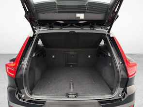 Fahrzeugbild VOLVO XC40 2.0 B3 MH Plus Dark