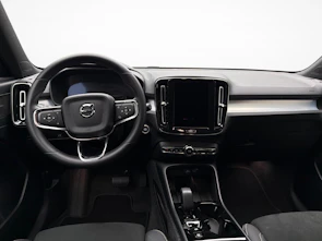 Fahrzeugbild VOLVO XC40 2.0 B3 MH Plus Dark