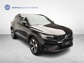 Fahrzeugbild VOLVO XC40 2.0 B3 MH Plus Dark