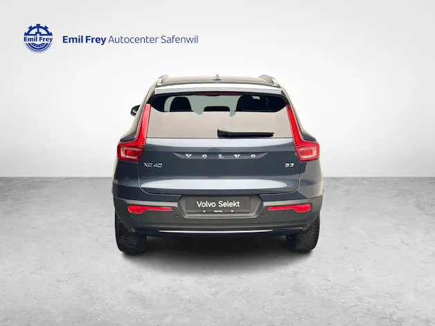 VOLVO XC40 2.0 B3 MH Plus Dark