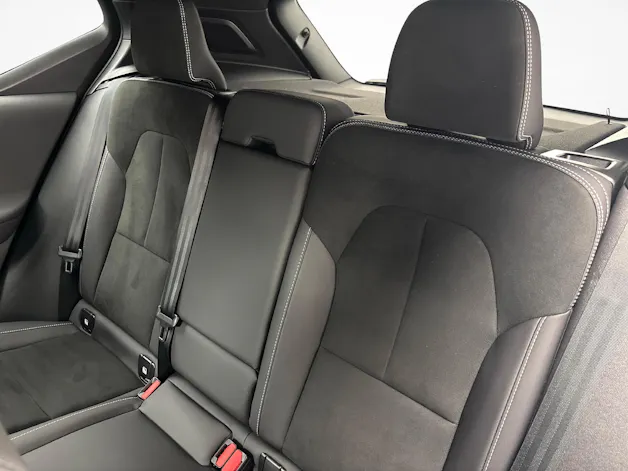 VOLVO XC40 2.0 B4 MH Plus Dark