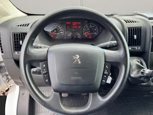 PEUGEOT Boxer Kaw. 330 L1H1 2.2 BlueHDi 120 Premium S/S