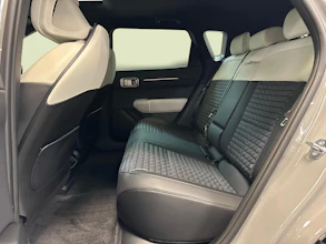 https://vehicle.imgix.net/4512376/4721a2d3-7d4a-47c6-99d5-6767ddff9f56.jpg