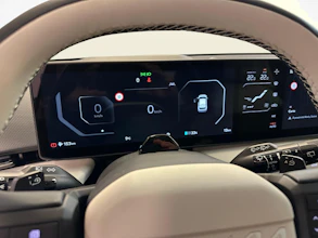 https://vehicle.imgix.net/4512376/762a4c61-1db9-4938-9d91-e36101220328.jpg