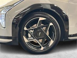 https://vehicle.imgix.net/4512376/99261869-9d6c-4ce7-8433-c3d1adfb477b.jpg