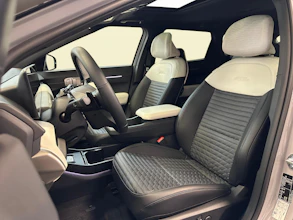 https://vehicle.imgix.net/4512376/d0531784-7390-43bb-baf4-0eb55d4c5df3.jpg