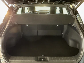 https://vehicle.imgix.net/4512471/09228947-9fc9-44c8-9c8e-9a653585537f.jpg