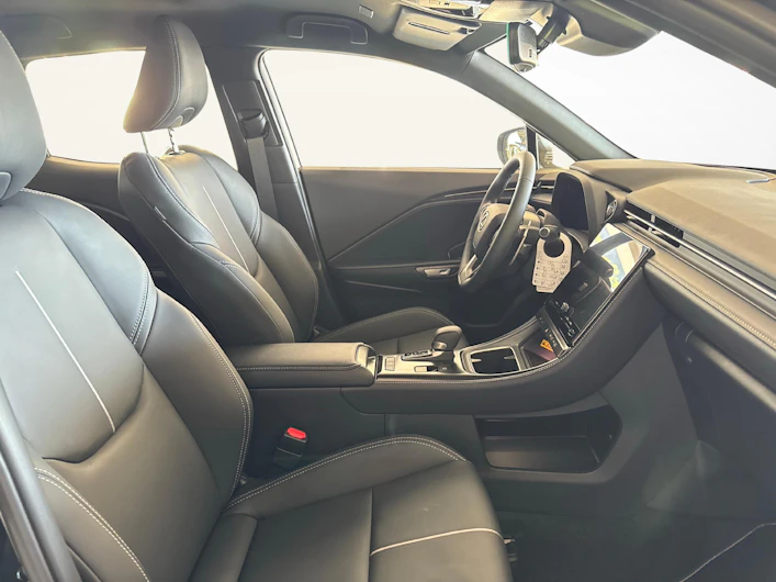 Fahrzeugbild LEXUS LBX