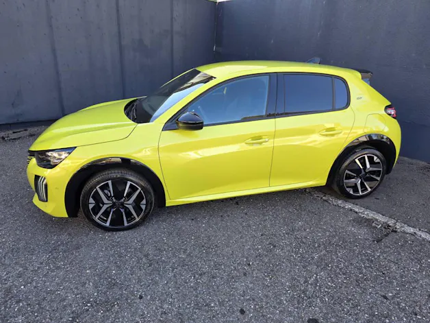 PEUGEOT 208 NEW 1.2 Hybrid 145 GT
