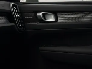 VOLVO XC40 2.0 B4 MH Ultimate Bright