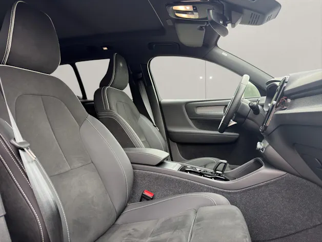VOLVO XC40 2.0 B4 MH Ultimate Bright