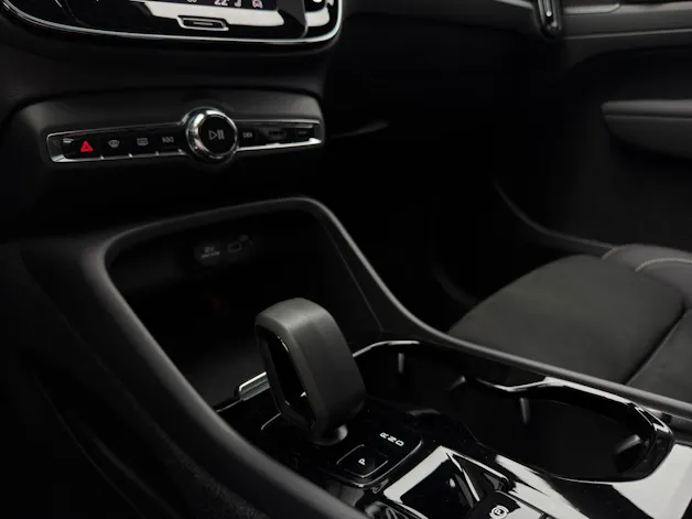 VOLVO XC40 2.0 B4 MH Ultimate Bright