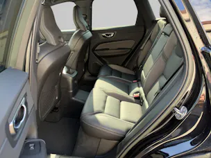 VOLVO XC60 2.0 T6 TE Ultimate Dark eAWD