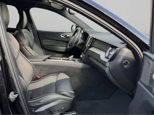 VOLVO XC60 2.0 T6 TE Ultimate Dark eAWD