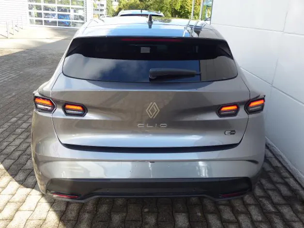 RENAULT Clio 1.8 E-Tech techno