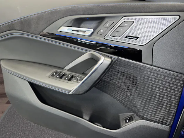 BMW X2 U10 20i sDrive paddles