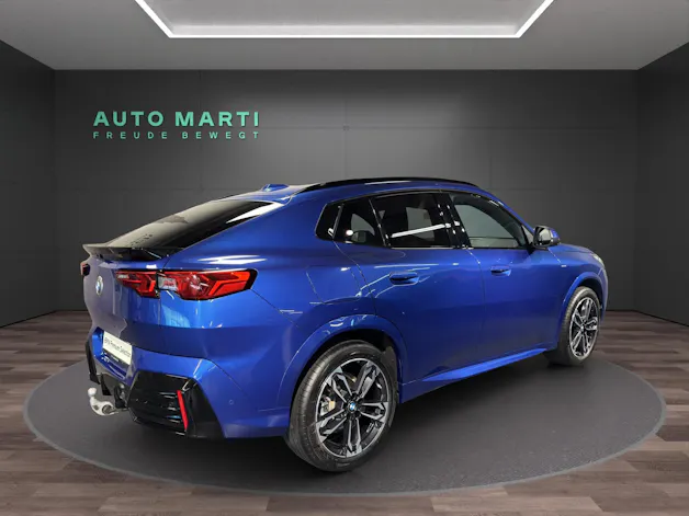 BMW X2 U10 20i sDrive paddles
