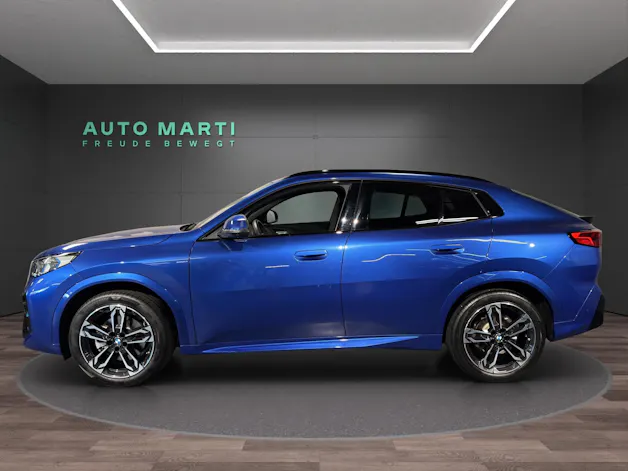 BMW X2 U10 20i sDrive paddles