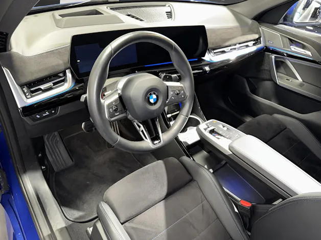 BMW X2 U10 20i sDrive paddles