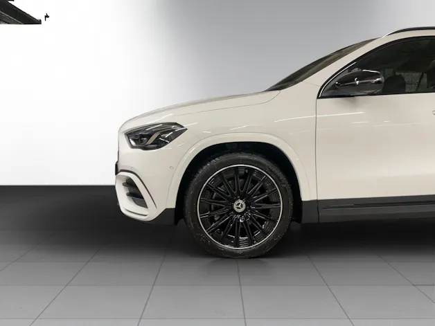 MERCEDES-BENZ GLA 220d 4Matic 8G-DCTSwiss Star
