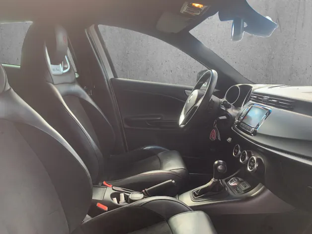 ALFA ROMEO Giulietta 1750 TBi Veloce TCT