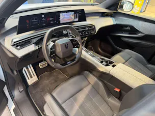 PEUGEOT 3008 145 GT Hybrid e-DCS-Automat