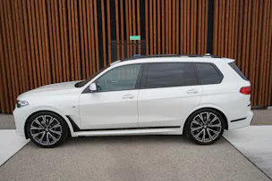 BMW X7 xDRIVE M50d STEPTRONIC BLACK l 400 PS