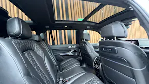 BMW X7 xDRIVE M50d STEPTRONIC BLACK l 400 PS