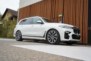 BMW X7 xDRIVE M50d STEPTRONIC BLACK l 400 PS