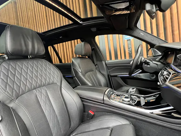 BMW X7 xDRIVE M50d STEPTRONIC BLACK l 400 PS