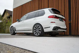 BMW X7 xDRIVE M50d STEPTRONIC BLACK l 400 PS