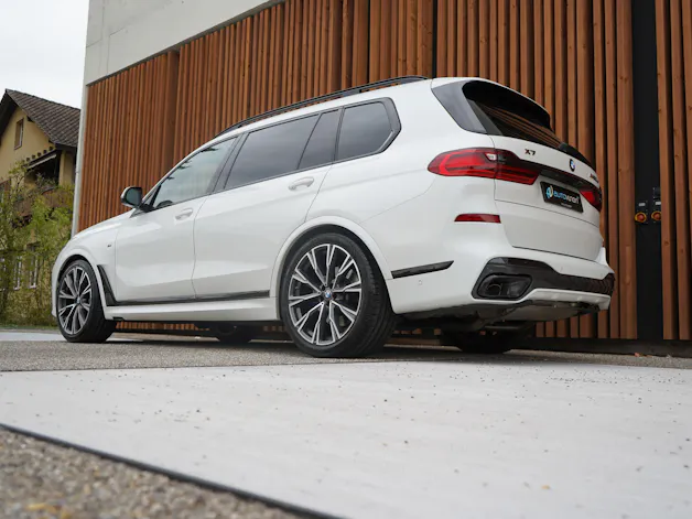BMW X7 xDRIVE M50d STEPTRONIC BLACK l 400 PS