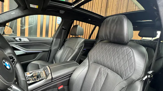 BMW X7 xDRIVE M50d STEPTRONIC BLACK l 400 PS