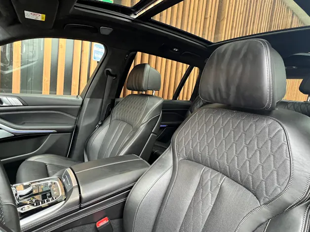 BMW X7 xDRIVE M50d STEPTRONIC BLACK l 400 PS