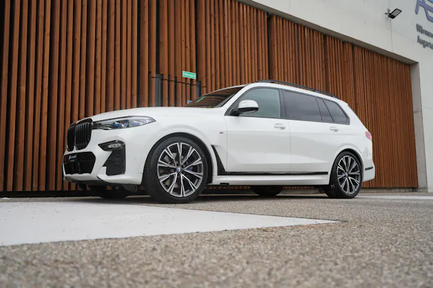 BMW X7 xDRIVE M50d STEPTRONIC BLACK l 400 PS