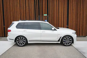 BMW X7 xDRIVE M50d STEPTRONIC BLACK l 400 PS