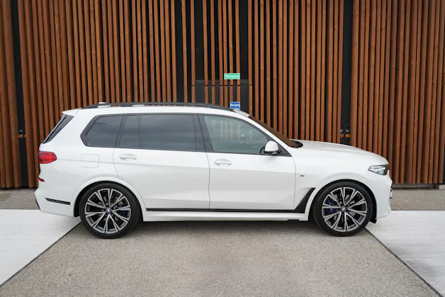 BMW X7 xDRIVE M50d STEPTRONIC BLACK l 400 PS