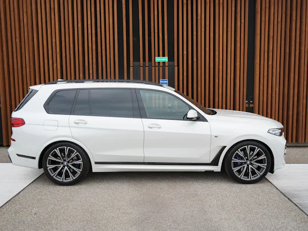 BMW X7 xDRIVE M50d STEPTRONIC BLACK l 400 PS