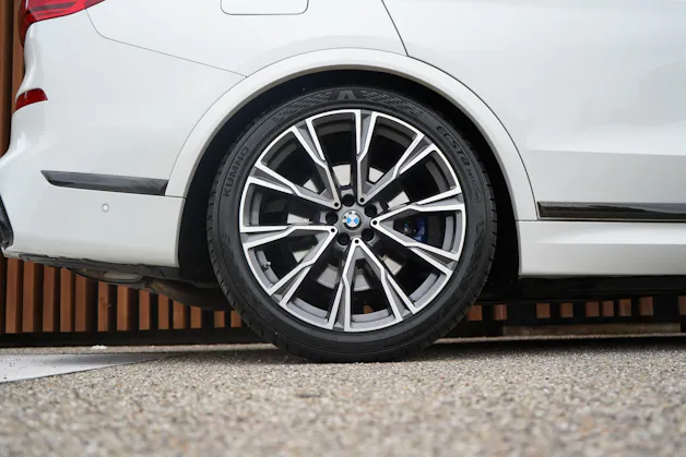 BMW X7 xDRIVE M50d STEPTRONIC BLACK l 400 PS