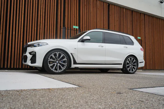 BMW X7 xDRIVE M50d STEPTRONIC BLACK l 400 PS