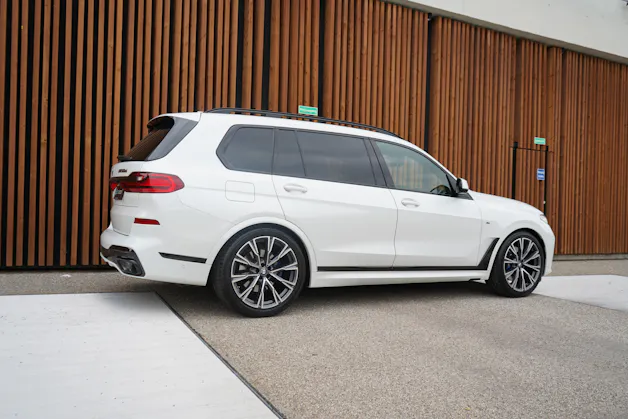 BMW X7 xDRIVE M50d STEPTRONIC BLACK l 400 PS