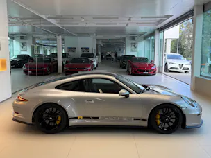 PORSCHE 911 R
