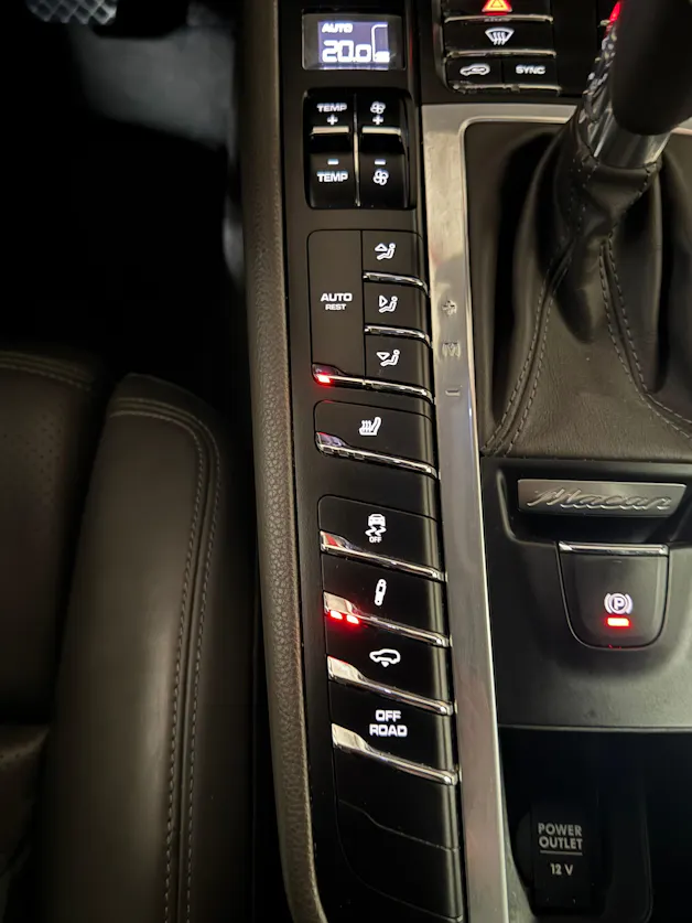 PORSCHE Macan S PDK